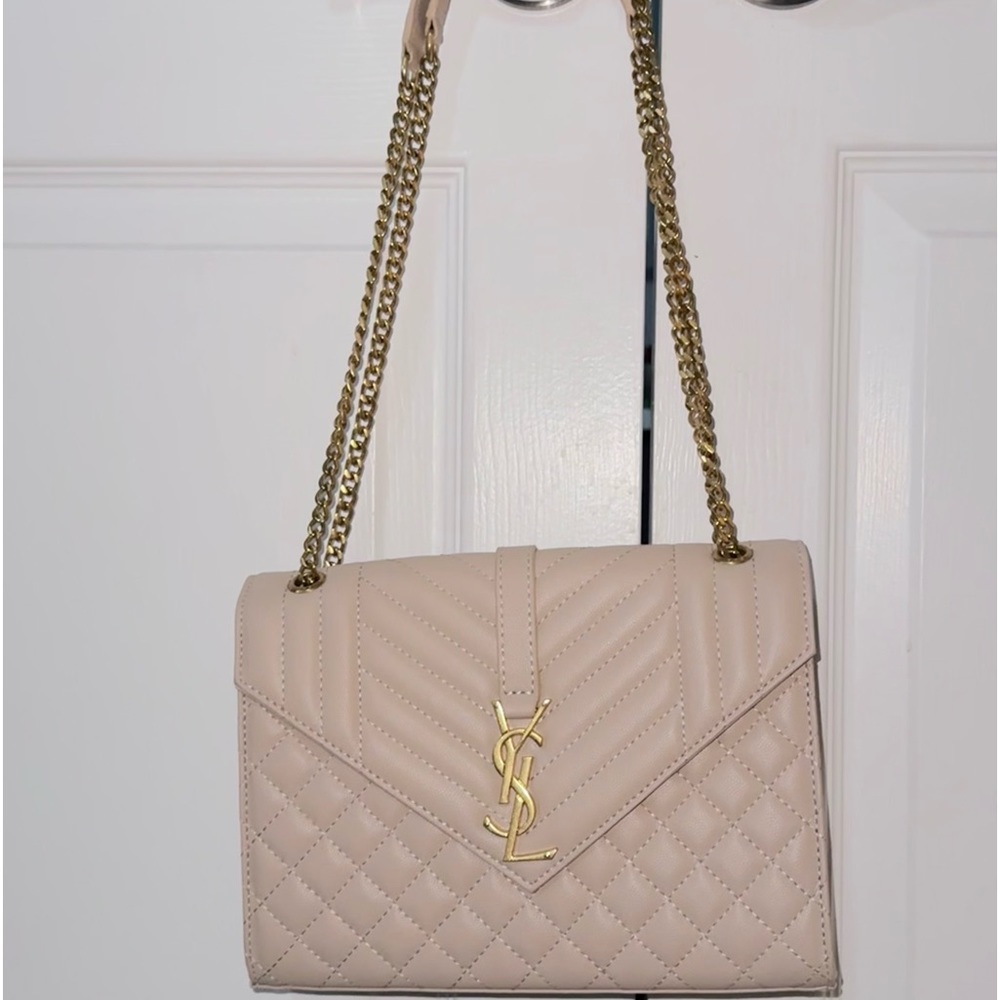 ENVELOPE MEDIUM IN QUILTED GRAIN DE POUDRE EMBOSSED LEATHER